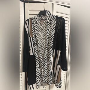 Chico’s poncho jacket size 3. EUC